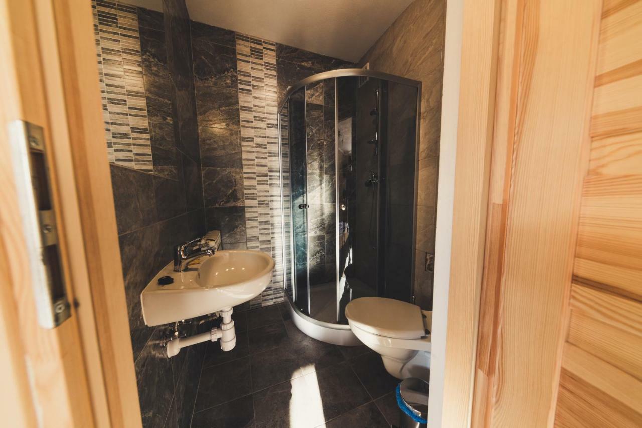 Pokoje I Apartamenty Nad Potokiem Закопане Екстериор снимка